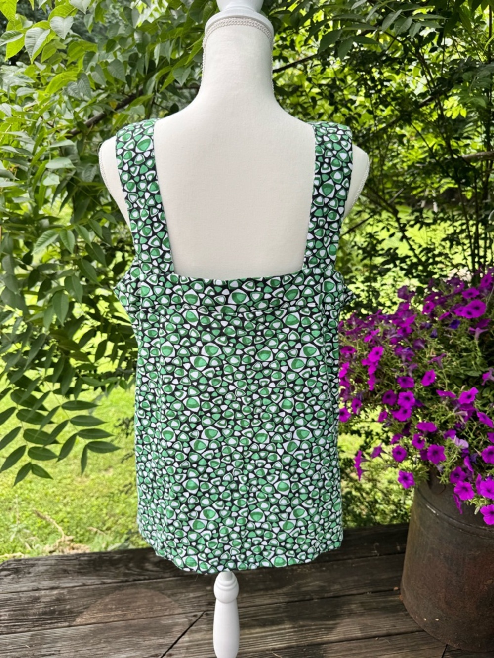 Cato Women’s XL Green Black White Geometric Sleeveless Blouse - Picture 6 of 9